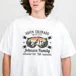 Aangepaste Familie Vrienden Ski Trip Groep Matchin T-shirt<br><div class="desc">Creëer blijvende herinneringen met onze aangepaste ski-reis shirt voor gezinnen, vrienden of groepen. Ideaal om je sneeuwavontuur mee te vieren! Personaliseer het met uw familienaam of groepsreisgegevens om het uniek voor u te maken. Ideaal voor skiliefhebbers en als een wintervakantie-souvenir, het is geweldig voor bijpassende outfits op de pistes of...</div>