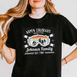 Aangepaste Familie Vrienden Ski Trip Groep Matchin T-shirt<br><div class="desc">Creëer blijvende herinneringen met onze aangepaste ski-reis shirt voor gezinnen, vrienden of groepen. Ideaal om je sneeuwavontuur mee te vieren! Personaliseer het met uw familienaam of groepsreisgegevens om het uniek voor u te maken. Ideaal voor skiliefhebbers en als een wintervakantie-souvenir, het is geweldig voor bijpassende outfits op de pistes of...</div>