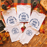 Aangepaste Familie Vrienden Skitocht Matching Groe T-shirt<br><div class="desc">Creëer blijvende herinneringen met onze aangepaste Ski Trip shirt voor gezinnen,  vrienden of groepen. Personaliseer met uw familienaam of groepsreisgegevens om het uniek voor u te maken. Ideaal voor skiliefhebbers en wintervakantie souvenirs,  het is geweldig voor bijpassende outfits op de pistes of als een souvenir.</div>