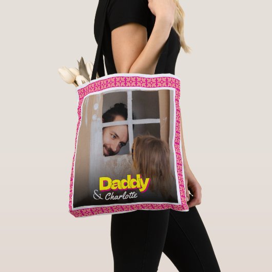 Aangepaste familiefoto met naam Gepersonaliseerde  Tote Bag (Dichtbij)