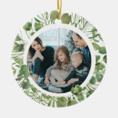 Aangepaste Familiefoto Naam Kerst Eucalyptus Keramisch Ornament (Voorkant)