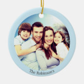 Aangepaste familiefoto op lichtblauw gepersonalise keramisch ornament (Voorkant)