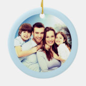 Aangepaste familiefoto op lichtblauw gepersonalise keramisch ornament (Achterkant)