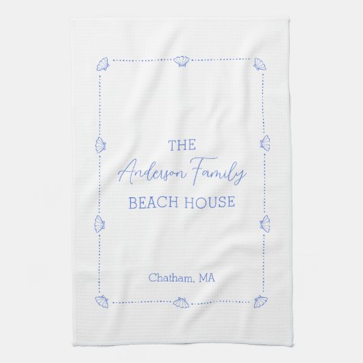 Aangepaste familienaam Beach House Coastal Blue Sh Theedoek (Verticaal)