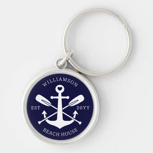 Aangepaste familienaam Beach House Nautical Navy B Sleutelhanger (Voorkant)