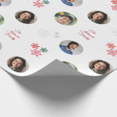 Aangepaste familienaam en 3 foto's voor het kerstf cadeaupapier (Hoek)