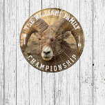 Aangepaste familienaam gepersonaliseerde grote sch dartbord<br><div class="desc">Voeg je familienaam toe en creëer gemakkelijk je gepersonaliseerde familienaam dartboard. Klik op de knop PERSONALISEREN om de tekstkleur te wijzigen.</div>