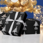 aangepaste familienaam Merry Christmas Zwart Wit Cadeaupapier<br><div class="desc">Gemakkelijk personaliseren familienaam zwart wit kerst</div>