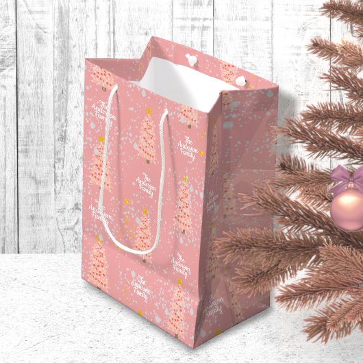 Aangepaste familienaam Roze kerstbomen Modern Medium Cadeauzakje
