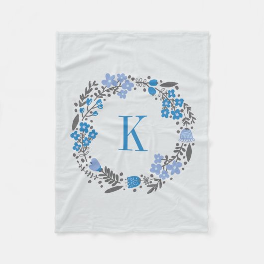 Aangepaste Floral Wreath & Monogram Blue Grey Fleece Deken (Voorkant)