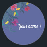 Aangepaste florale elegant blauwe, eenvoudige naam ronde sticker<br><div class="desc">Custom name blue floral and elegant simpele naam sticker with coconto and flowers for women,  girls,  brides,  mothers Minimalist floral design for packaging,  gift,  name tag ,  firstname tag. Personalize with name firstname message this blue floral sticker. Gift idea for teachers,  women or small business sticker for packaging.</div>