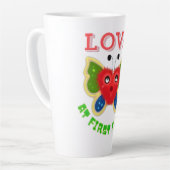 Aangepaste Fluwelen Hart Vlinder Cadeau Latte Mok (Linkerhoek)