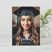 Aangepaste foto Afstuderen Elegant Goud Wit Script Kaart (Staand voorkant)