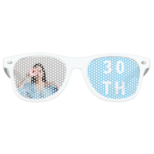 Aangepaste Foto Blauw 30ste Verjaardag Zonnebril (Voorkant)