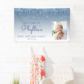 Aangepaste foto blauwe glitter Drip 80th Birthday Spandoek (Insitu)