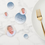 Aangepaste foto blauwe glitter Drip 90th Birthday Confetti<br><div class="desc">Maak haar 90ste verjaardagsfeestje speciaal met deze aangepaste foto confetti, met een blauw druipend faux glitter ontwerp. Personaliseer de voorkant van de grote en middelgrote stukken met haar naam in handschrift, samen met haar verjaardag en de datum hieronder. Op de achterkant van alle drie de maten, vervang het monster afbeelding...</div>