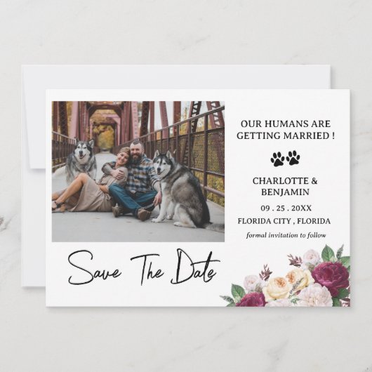 Aangepaste foto bordeauxrood bloemig hond thema save the date (Voorkant)