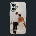 Aangepaste foto iPhone 16 hoesje<br><div class="desc">Verander je gelukkigste herinneringen in een gepersonaliseerde iPhone-hoesje. Een uniek souvenir dat u uw foto en naam kunt toevoegen om het uw eigen te maken. Het is een geweldige cadeau voor de jonggehuwden.</div>