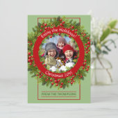 Aangepaste foto Classic Green Holly Red Berries Feestdagenkaart (Staand voorkant)