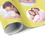 Aangepaste foto Collage Yellow Polka Dot Cadeaupapier (Rol Hoek)