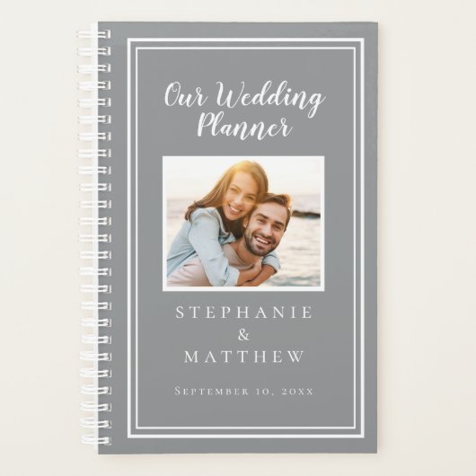 Aangepaste foto Eenvoudige Trendy Gray White Chic Planner (Voorkant)