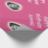 Aangepaste foto en begroeting op roze cadeaupapier (Hoek)