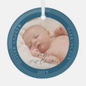 Aangepaste foto en naam Baby's First Christmas Blu Glas Ornament (Voorkant)