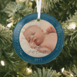 Aangepaste foto en naam Baby's First Christmas Blu Glas Ornament<br><div class="desc">Pas dit ornament aan met je eigen foto en baby's naam voor een gepersonaliseerde toevoeging aan je boom. Kleuren kunnen worden gewijzigd via de knop "Aanpassen" hierboven.</div>
