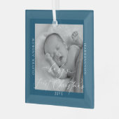 Aangepaste foto en naam Baby's First Christmas Blu Glas Ornament (Voorkant links)