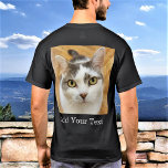 Aangepaste foto en optionele tekst op maat t-shirt<br><div class="desc">Upload een foto, pas de tekst aan, en creëer gemakkelijk uw gepersonaliseerde foto t-shirt aan. Klik op BEWERKEN om de tekstkleur te wijzigen. U kunt dit ONTWERP overdragen op andere Zazzle producten en het aanpassen om de meeste Zazzle punten te passen. De standaard design van Studio worden gemaakt in high-resolution...</div>