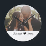 Aangepaste foto en tekst op maat ronde klok<br><div class="desc">Aangepaste foto- en tekenteklok op maat van Ricaso - voeg uw eigen foto,  kunst en tekst toe aan deze aanpasbare acrylklok</div>