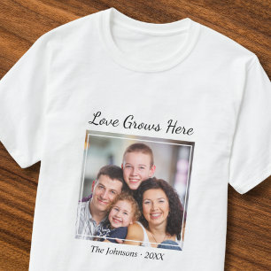 Aangepaste foto Familienaam Liefde Groeit Hier Quo T-shirt