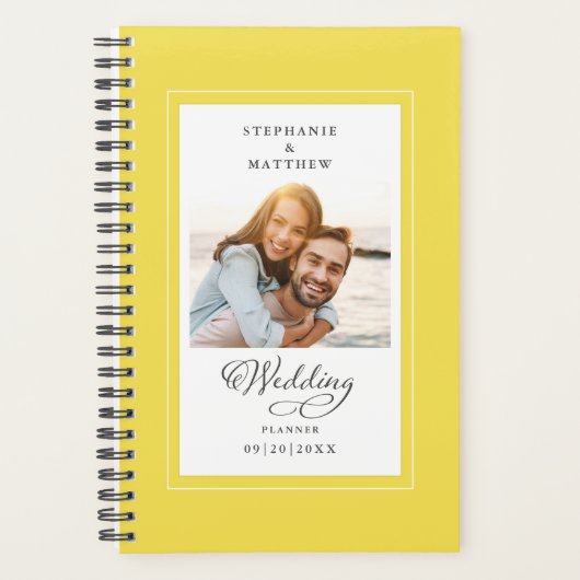 Aangepaste foto geel wit legant script voor bruilo planner (Voorkant)