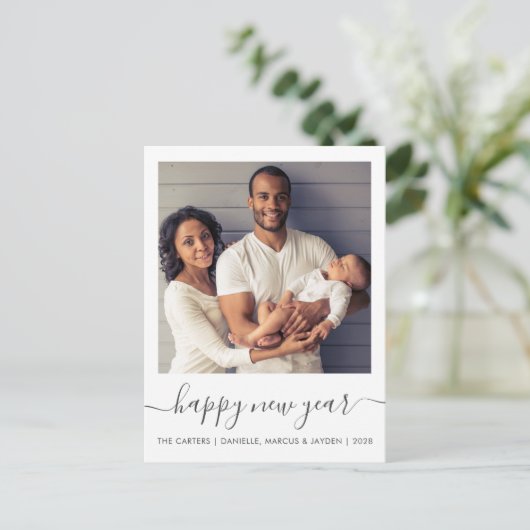 Aangepaste foto Gelukkig Nieuwjaar Grijs Schrift Feestdagenkaart (Staand voorkant)