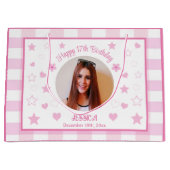 Aangepaste foto Gelukkige 17e Verjaardag Roze Wit Groot Cadeauzakje (Voorkant)