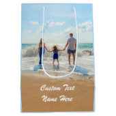 Aangepaste Foto Gift Bag Uw Foto's en Tekstnaam Medium Cadeauzakje (Achterkant)