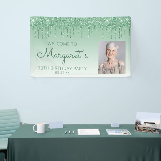 Aangepaste foto groene glitter Drip 70th Birthday Spandoek (Beurs)