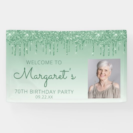 Aangepaste foto groene glitter Drip 70th Birthday Spandoek (Horizontaal)