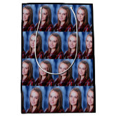 Aangepaste foto-inkolling op maat medium cadeauzakje (Voorkant)