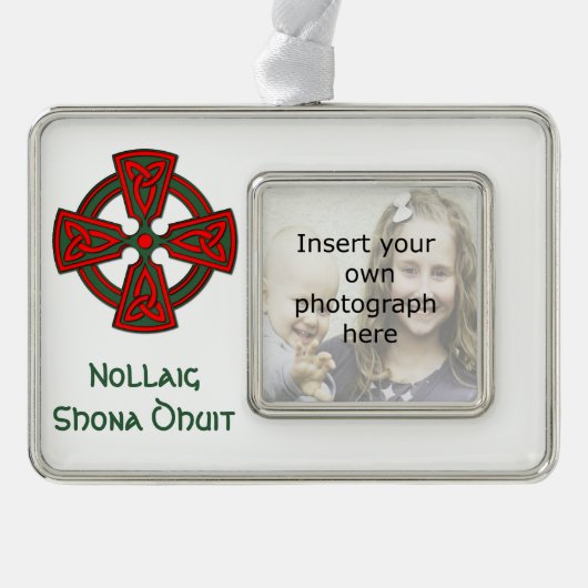 Aangepaste foto Keltisch Cross Irish kerstversieri Verzilverd Omlijst Ornament (Voorkant)