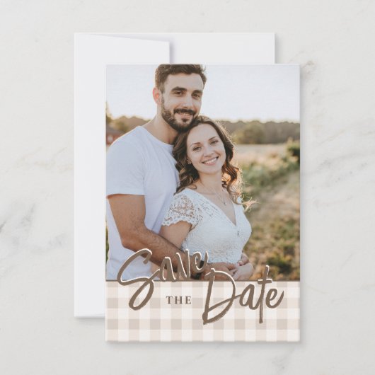 Aangepaste foto met beige geruite Save The Date (Voorkant)