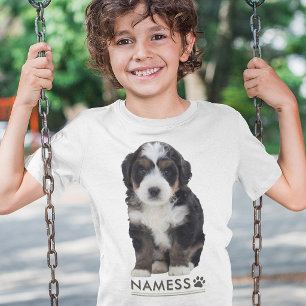 Aangepaste foto met de naam van uw huisdierhond op t-shirt