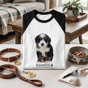 Aangepaste foto met de naam van uw huisdierhond op t-shirt