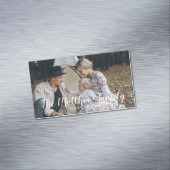 Aangepaste foto met familienaam en vastgesteld jaa magnetisch visitekaartje (Voorbeeld)