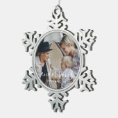 Aangepaste foto met familienaam tin sneeuwvlok ornament (Rechts)