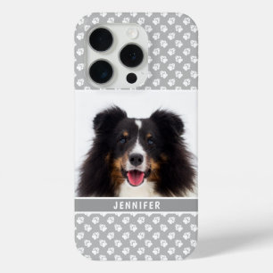 Aangepaste foto met witte poten op grijs & naam iPhone 15 pro case