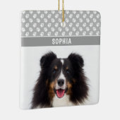 Aangepaste foto met witte poten op grijs & naam keramisch ornament (Rechts)