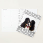 Aangepaste foto met witte poten op grijs & naam planner (Display)
