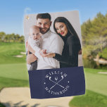 Aangepaste foto naam clubs en bal marine blauw wit golfhanddoek<br><div class="desc">Personaliseer de naam en foto om creëer een klassiek en stijlvol golfcadeau te geven. Ideaal voor particulieren,  golfclubs en als bedrijfscadeau. Ontworpen door Thisnotme©</div>