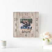 Aangepaste Foto Naam Familie Rustieke Houten Boerd Vierkante Klok (Huis)